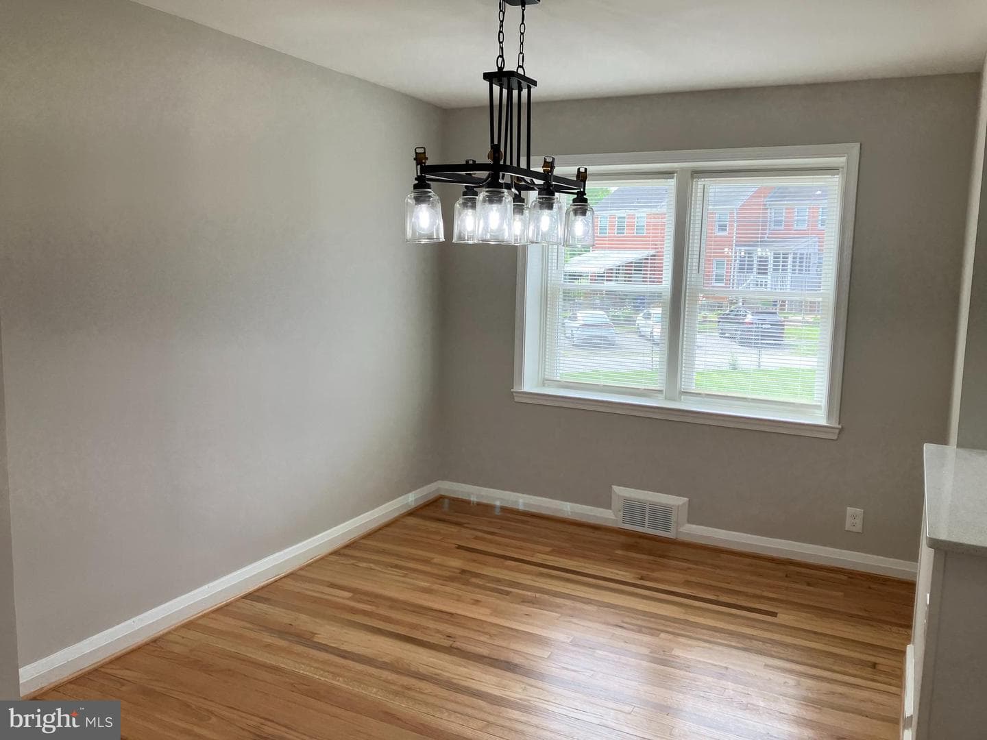 1057 Upnor Road photo 3