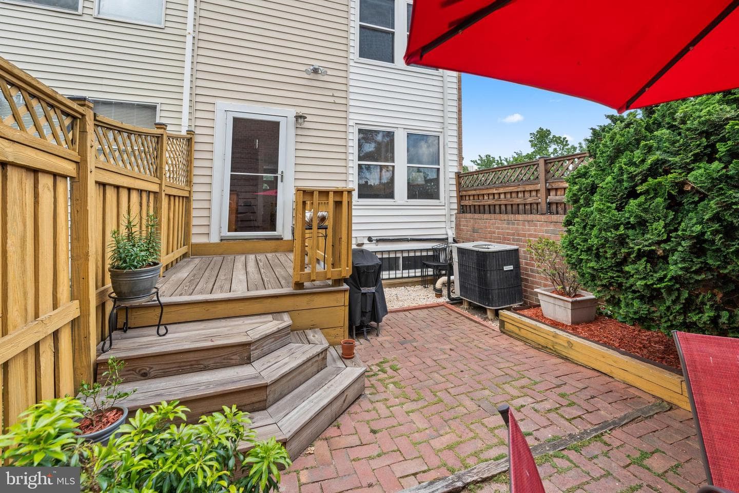 801 W Barre Street photo 28