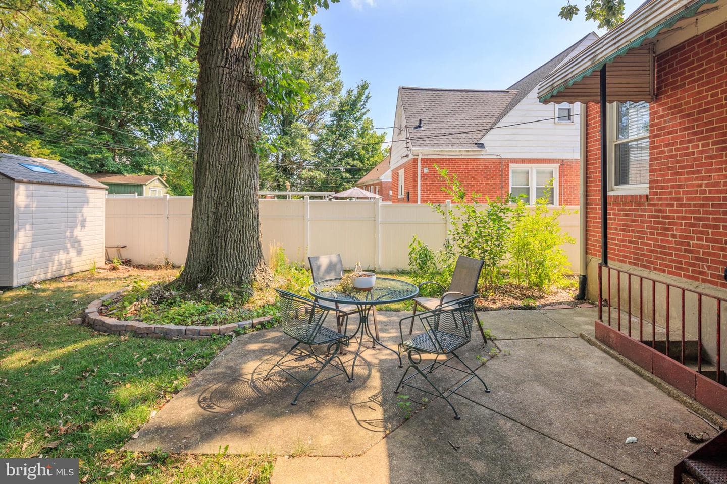 6011 Eastern Parkway photo 30