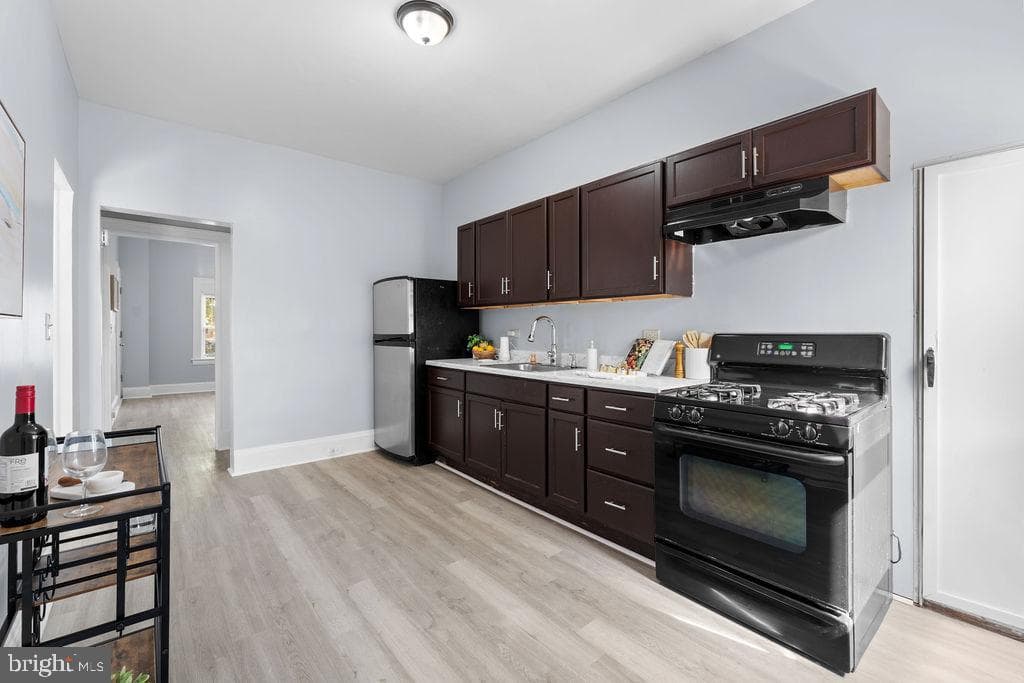 417 Rosecroft Terrace photo 10