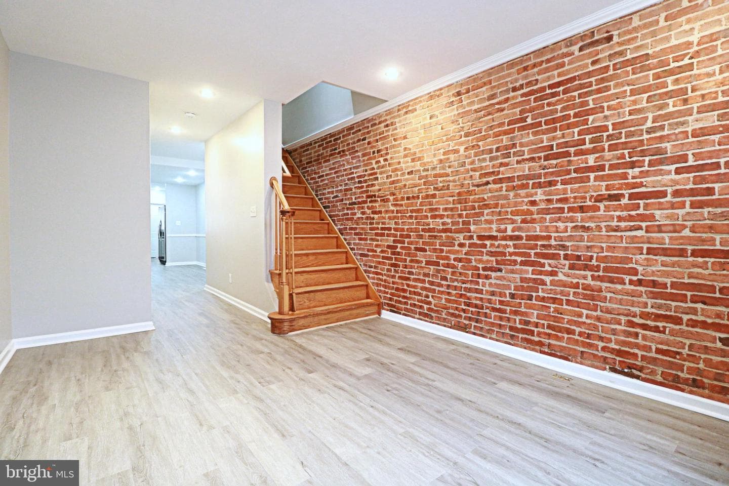 1145 Nanticoke Street photo 4