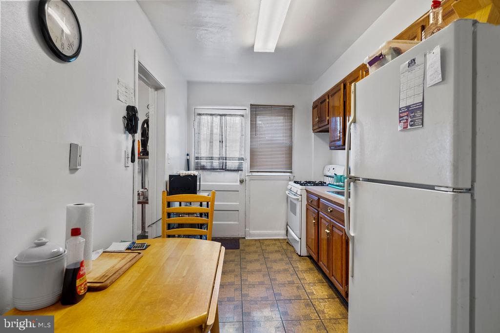 706 Kevin Road photo 22