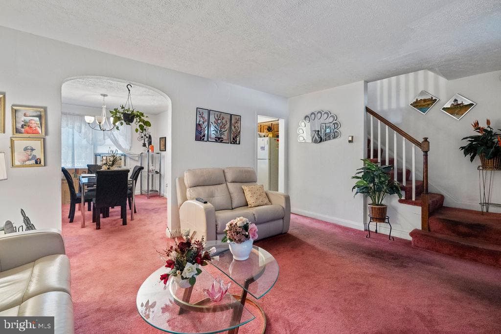706 Kevin Road photo 4