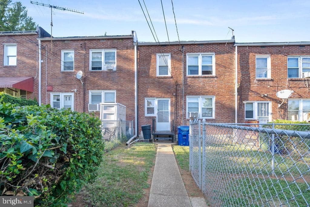 706 Kevin Road photo 5