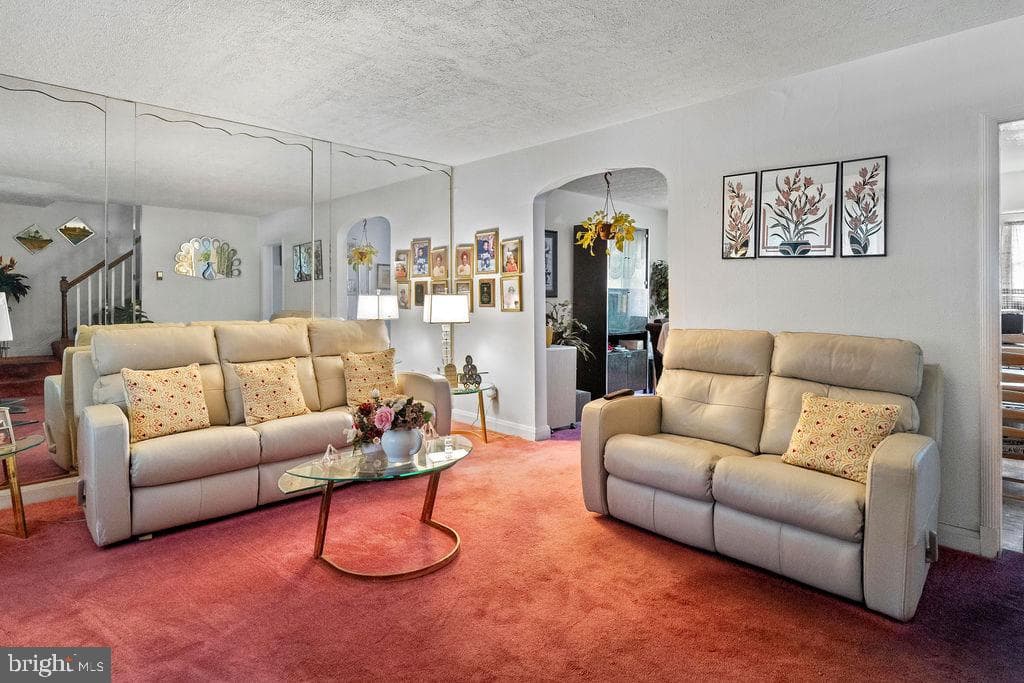 706 Kevin Road photo 8