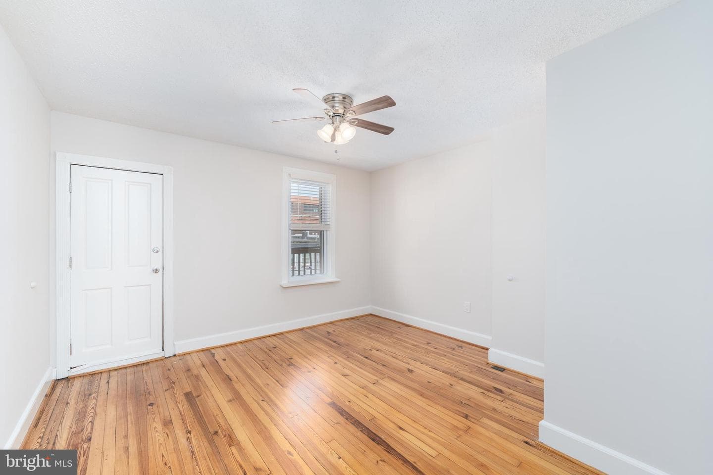 114 S East Avenue photo 20