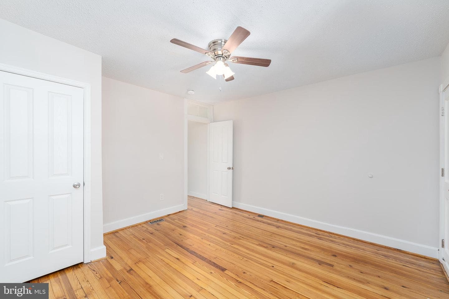 114 S East Avenue photo 21