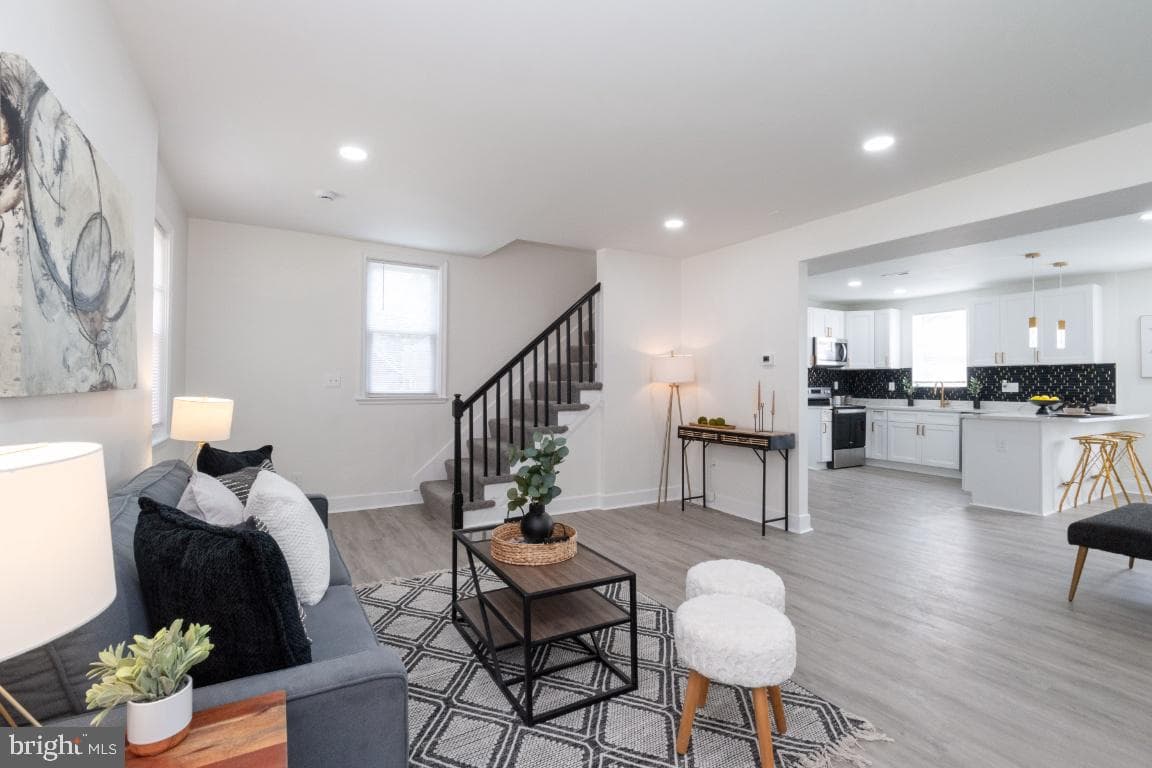 3314 Barrington Road photo 4