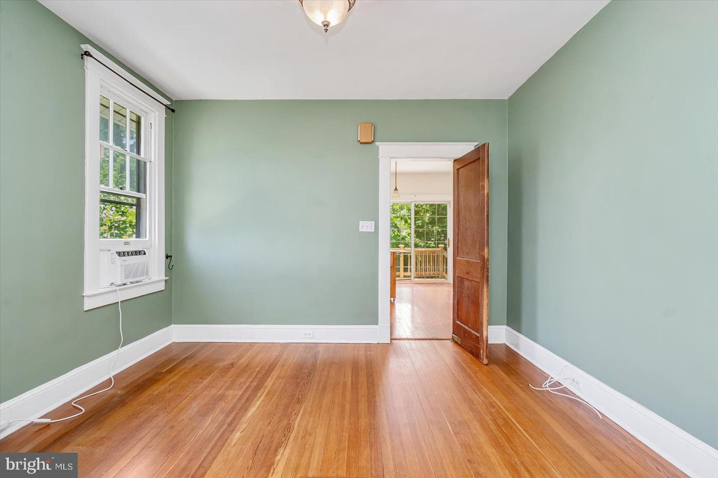 3209 Evergreen Avenue photo 9