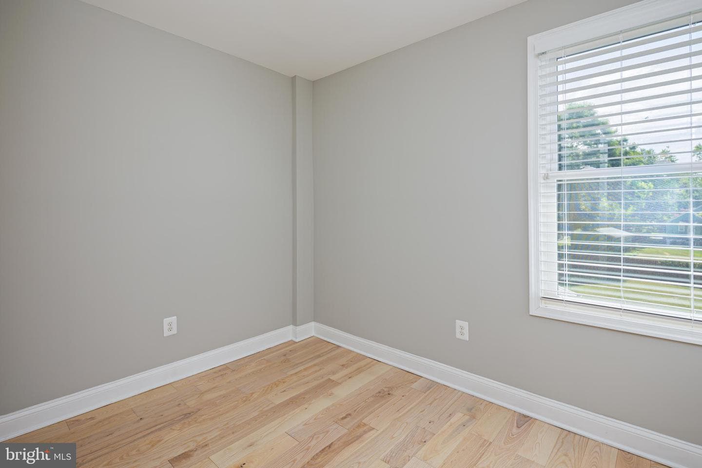 6405 Sefton Avenue photo 29