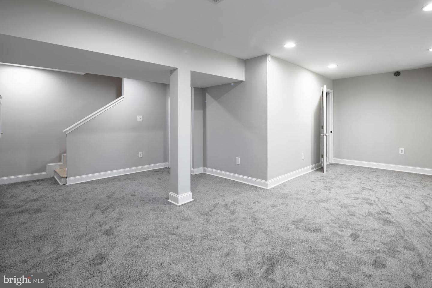 6405 Sefton Avenue photo 36