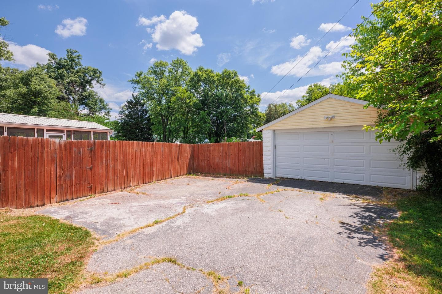 6405 Sefton Avenue photo 43