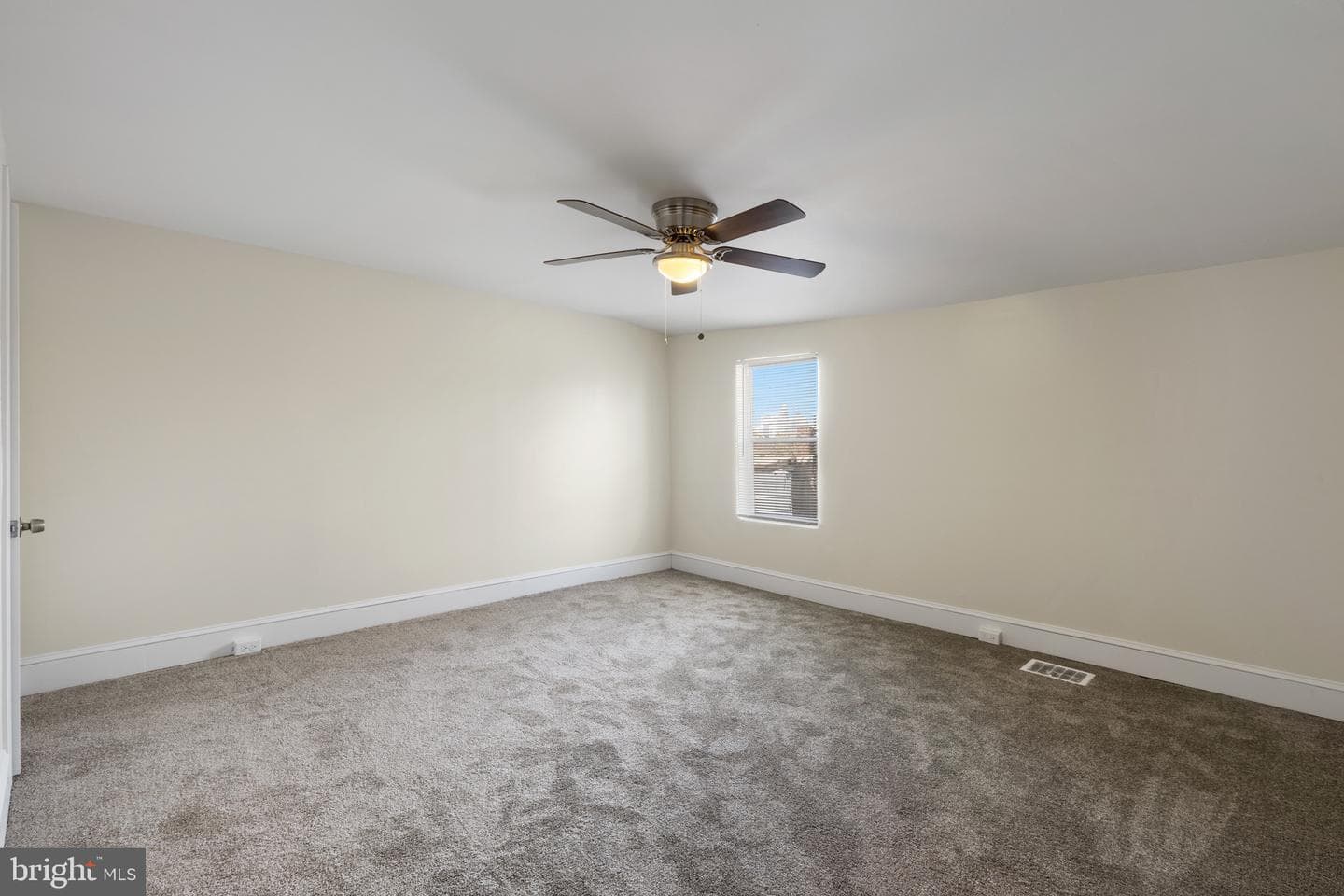 904 N Broadway photo 16