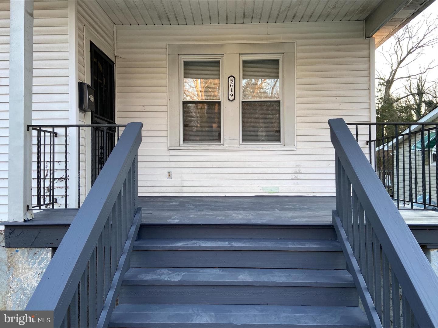5619 Wayne Ave photo 2