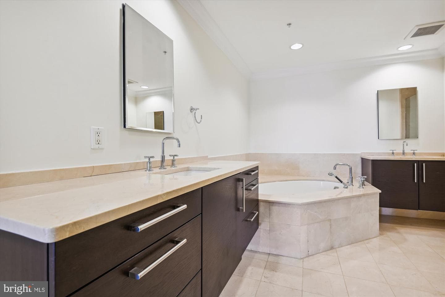 801 Key Highway #453 photo 14