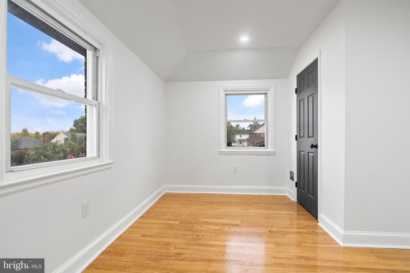 1311 E 35th Street photo 24