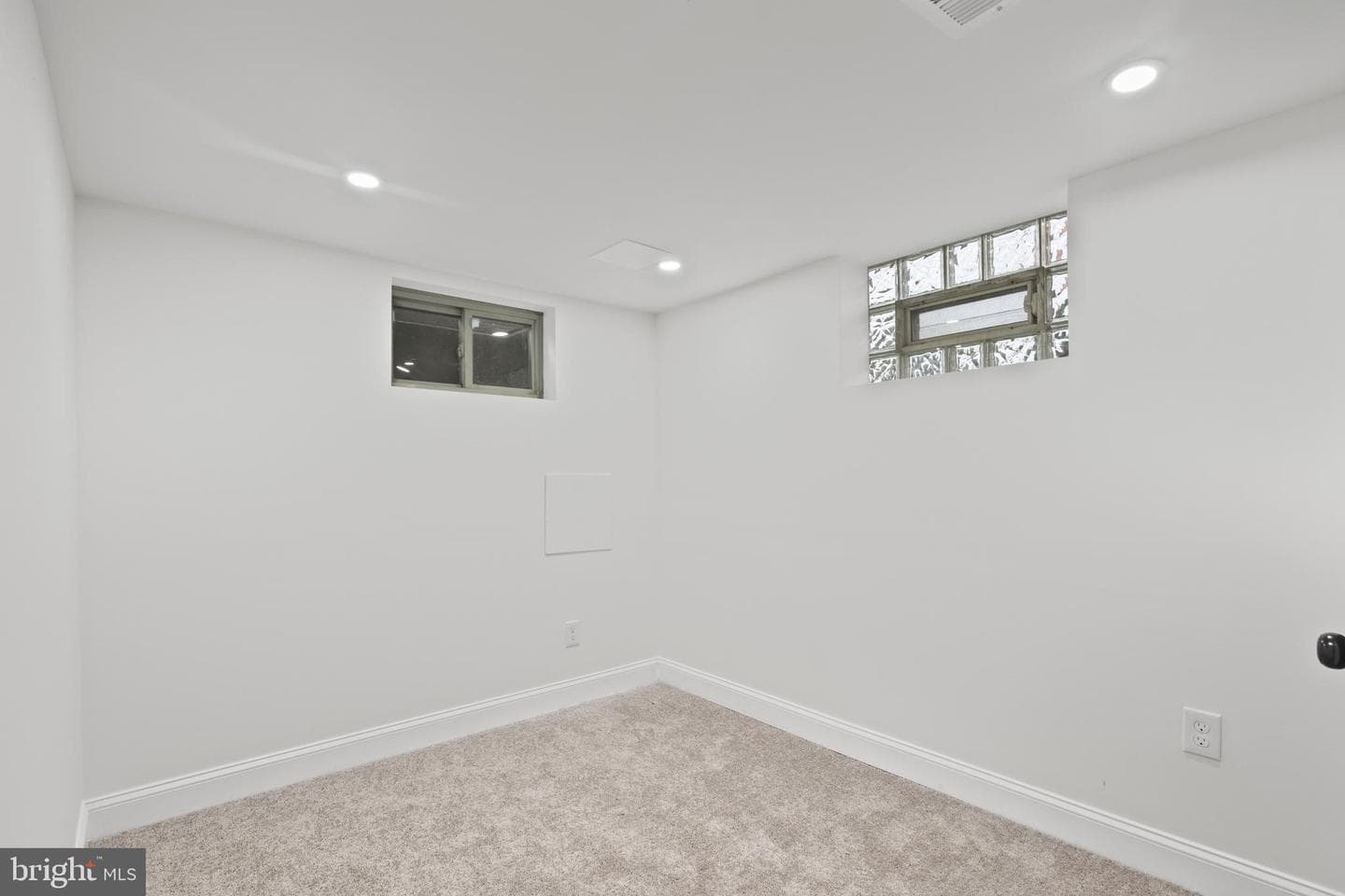 1311 E 35th Street photo 32
