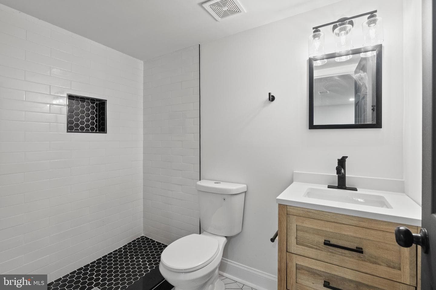 1311 E 35th Street photo 36