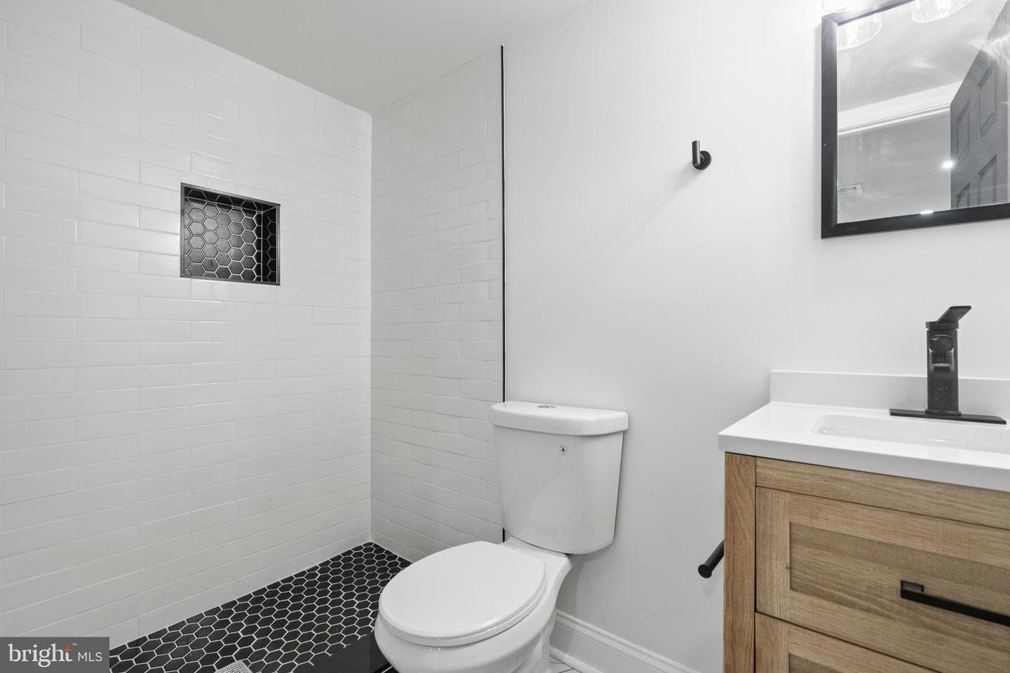 1311 E 35th Street photo 37