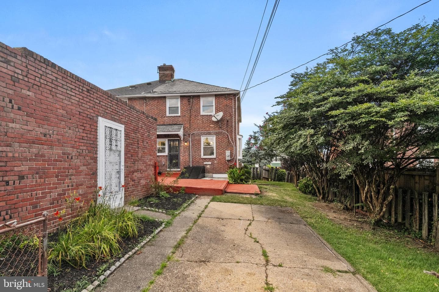 1311 E 35th Street photo 40