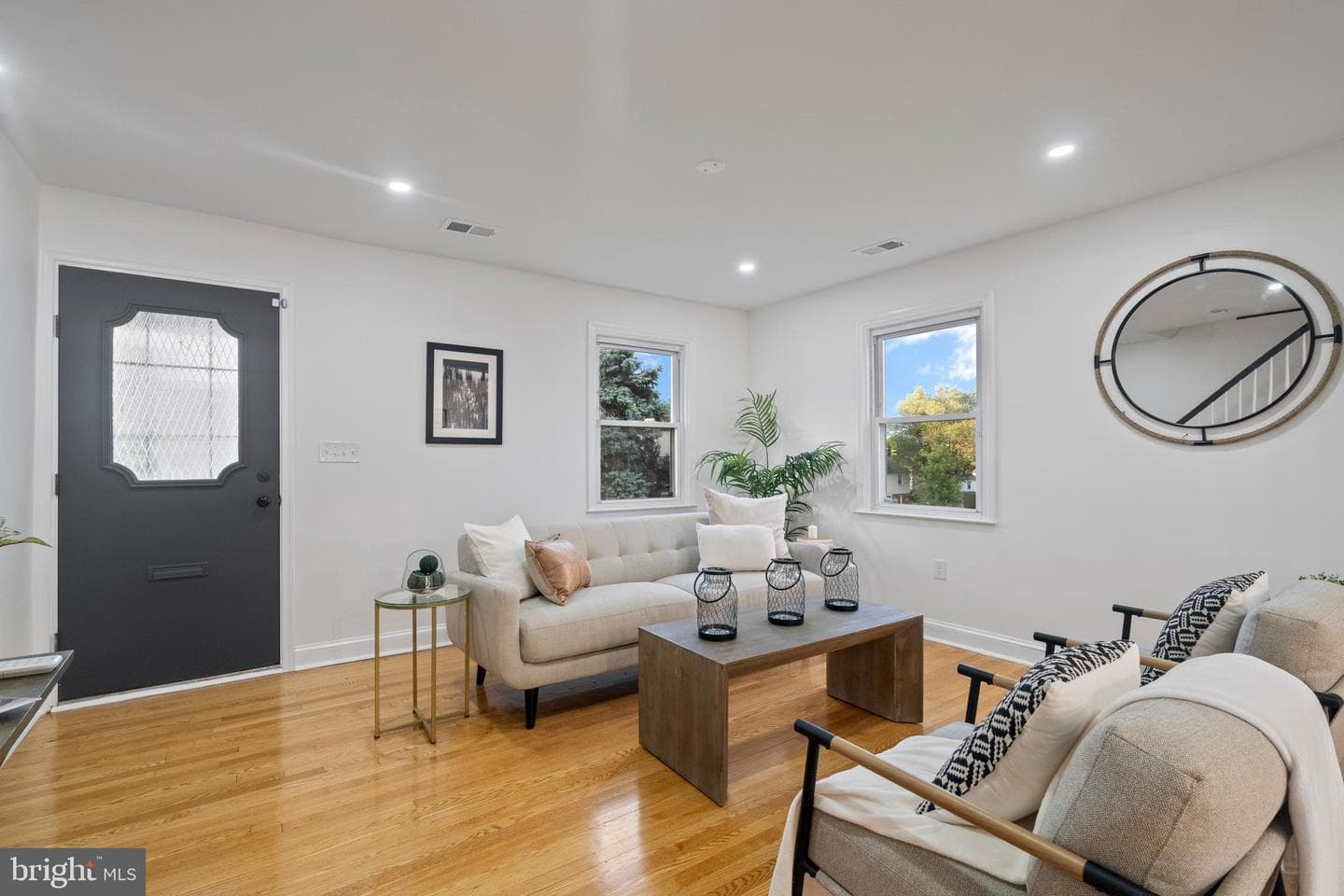1311 E 35th Street photo 6