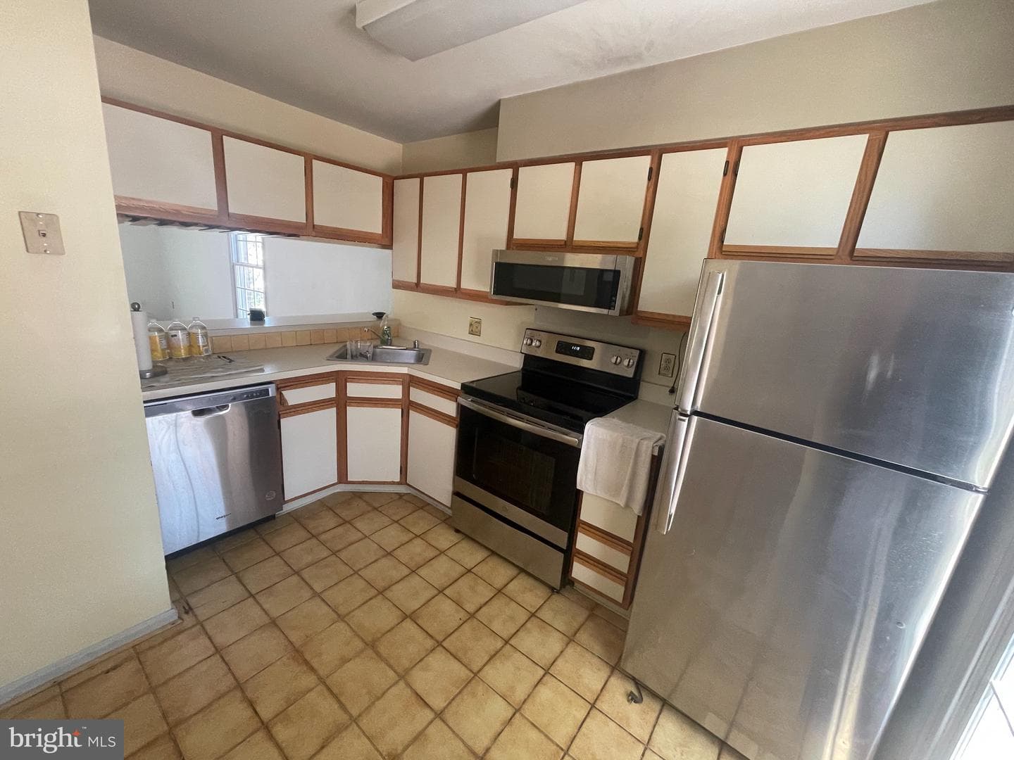 1102 S Streeper Street photo 3