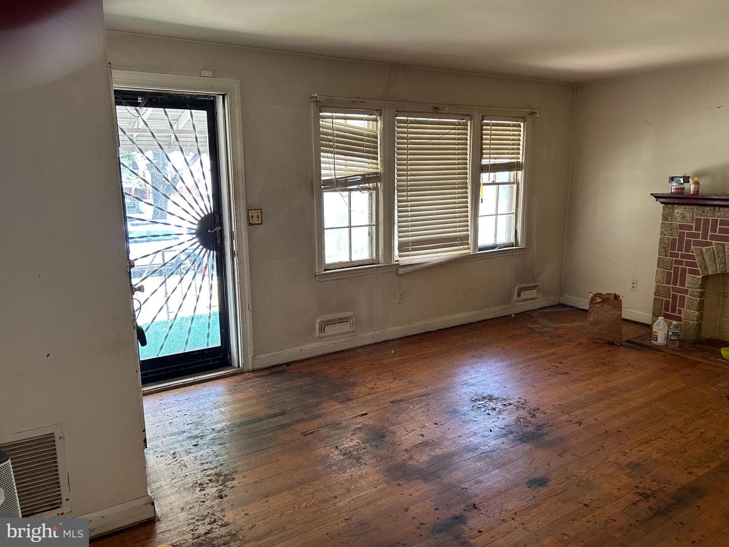 1663 Winford Road photo 4