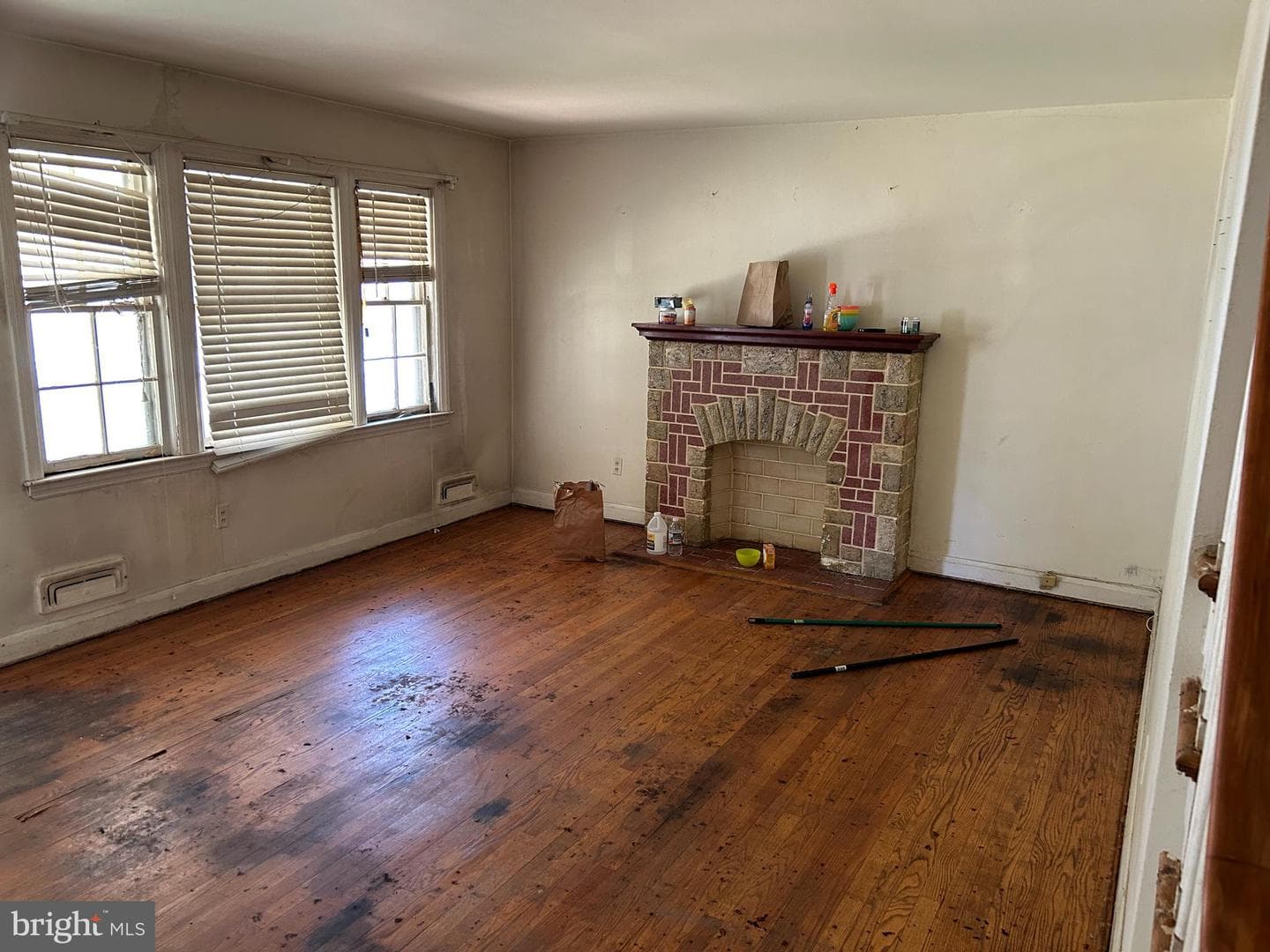 1663 Winford Road photo 5