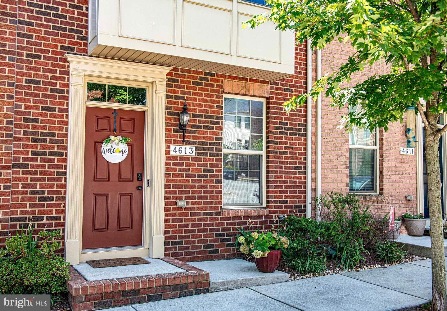 4613 Hudson Street photo 2