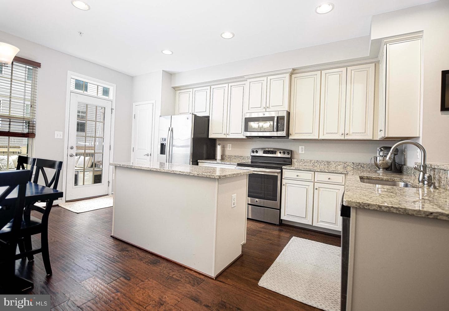 4613 Hudson Street photo 21