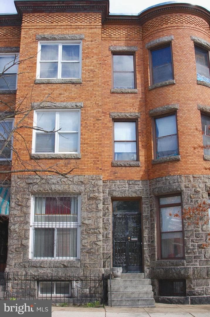 722 Reservoir Street photo 2