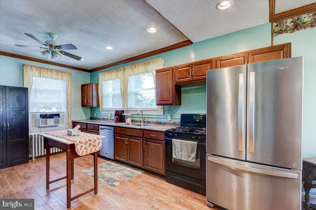 4114 Hillcrest Avenue photo 14