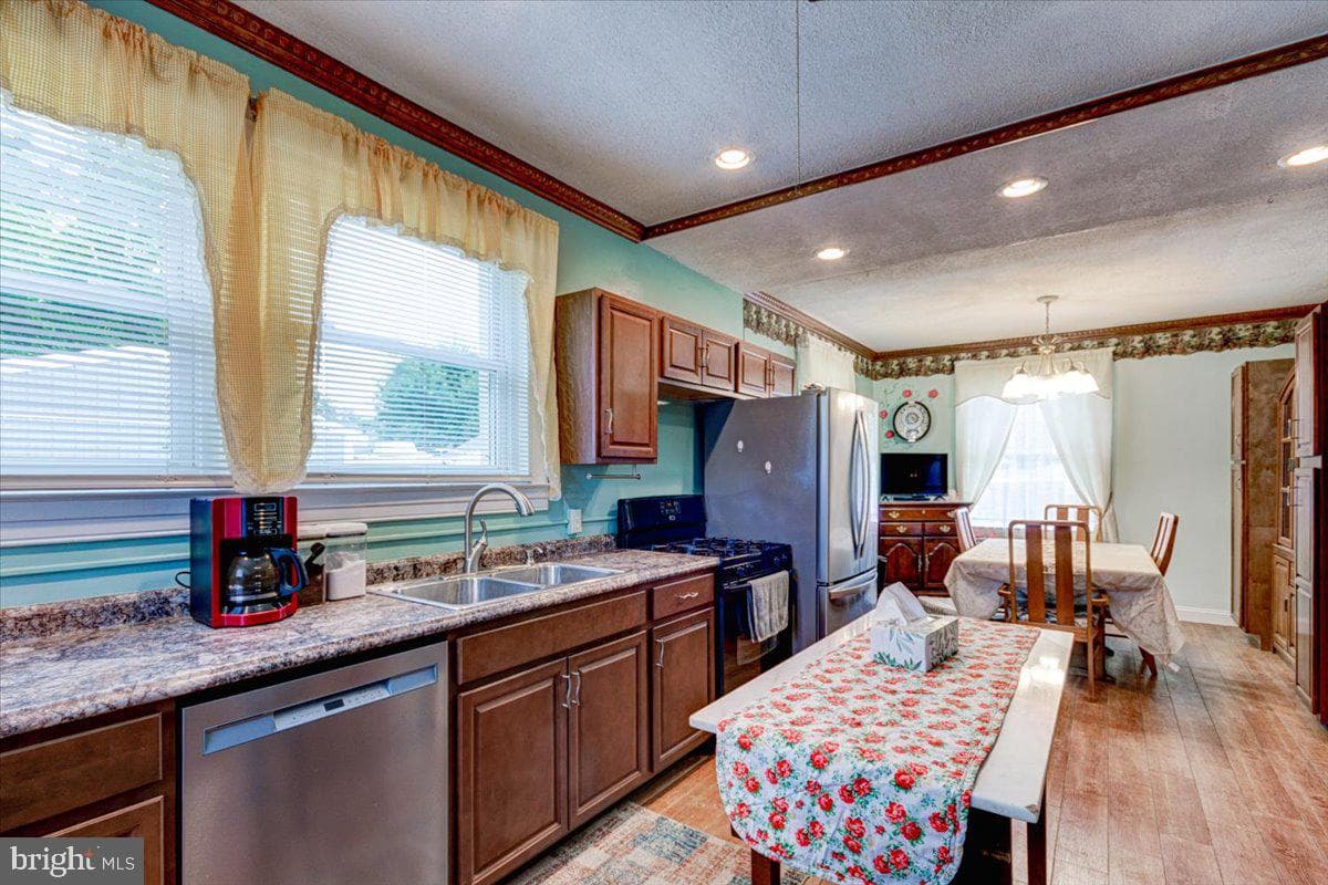 4114 Hillcrest Avenue photo 15