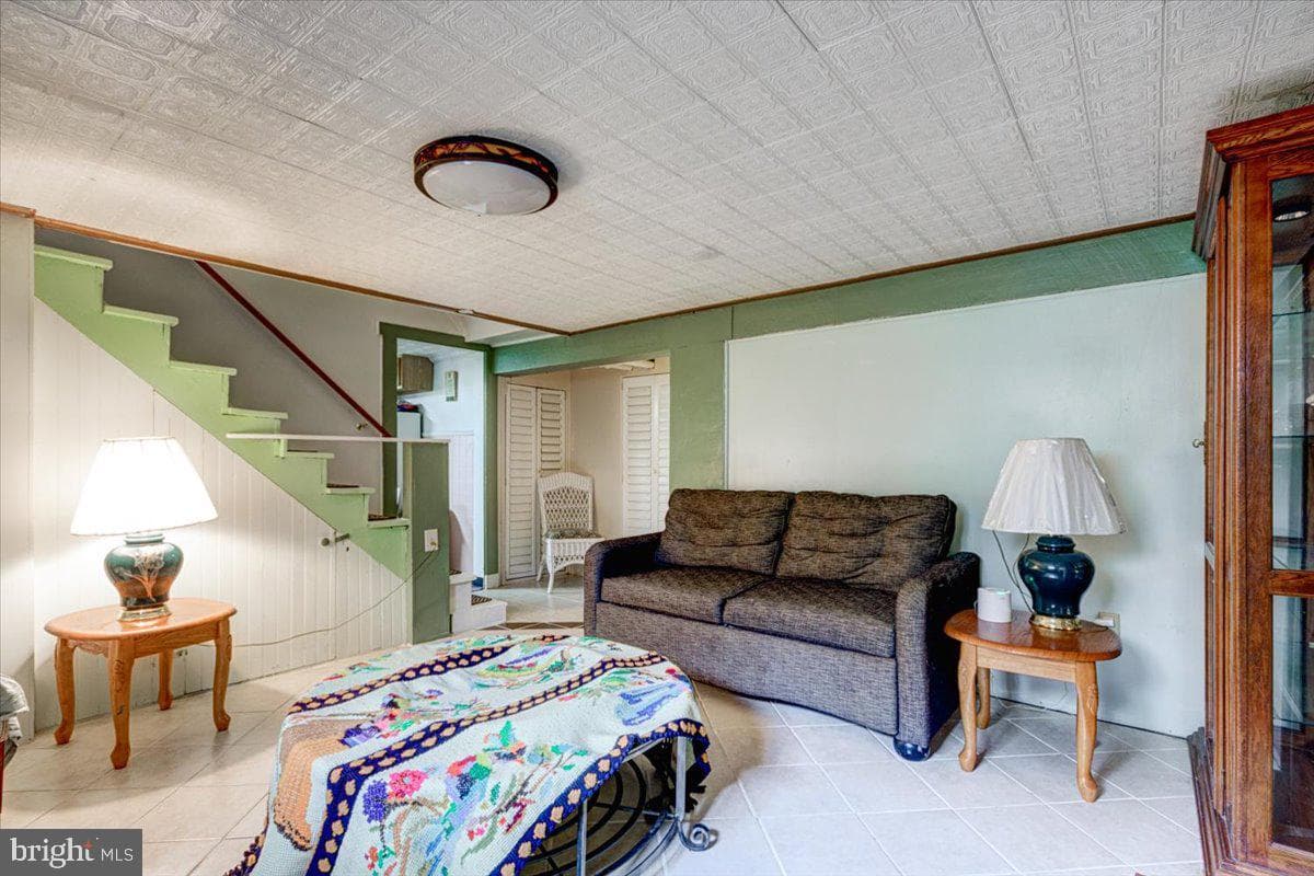4114 Hillcrest Avenue photo 21