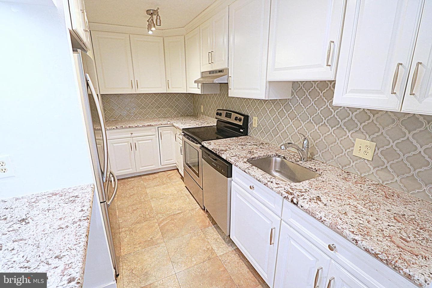2374 Nutmeg Terrace photo 6
