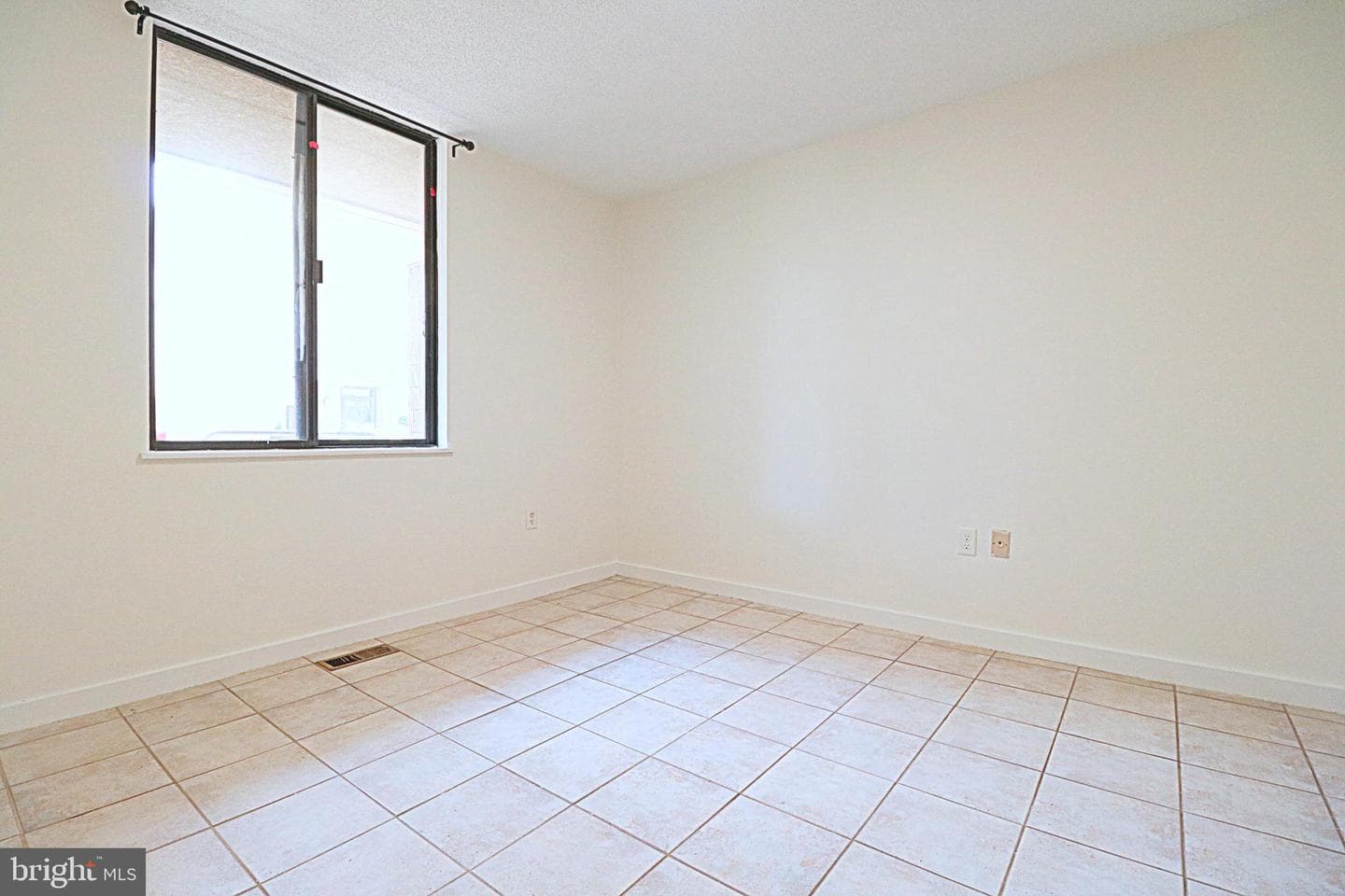 2374 Nutmeg Terrace photo 9