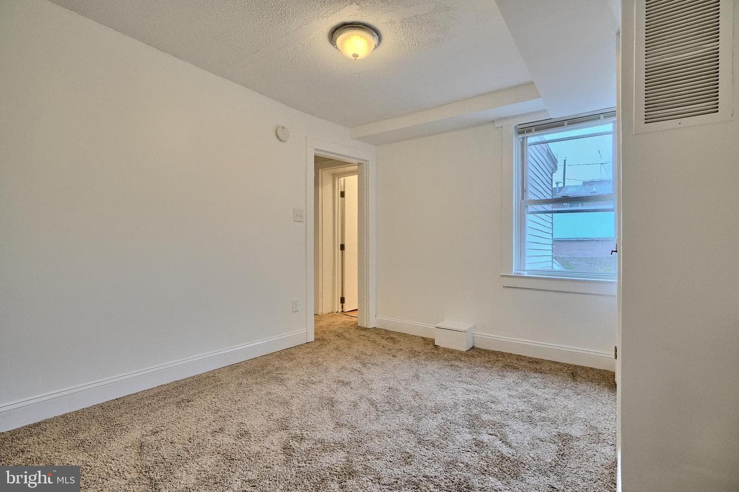 2212 Fleet Street photo 14