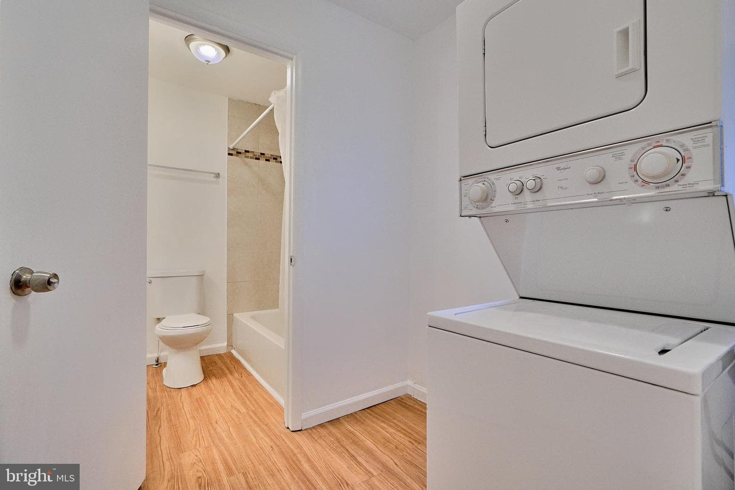 2212 Fleet Street photo 19