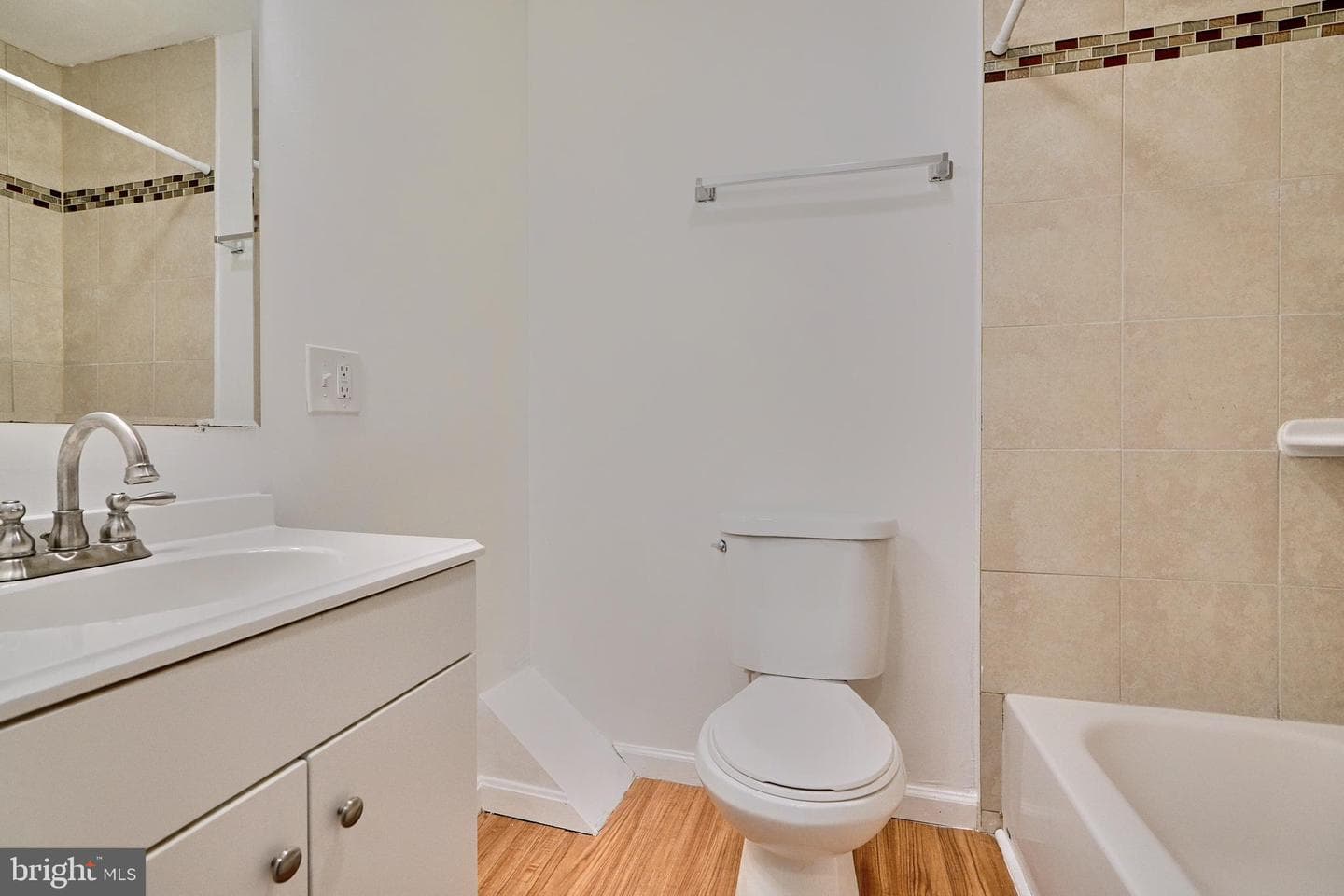 2212 Fleet Street photo 20