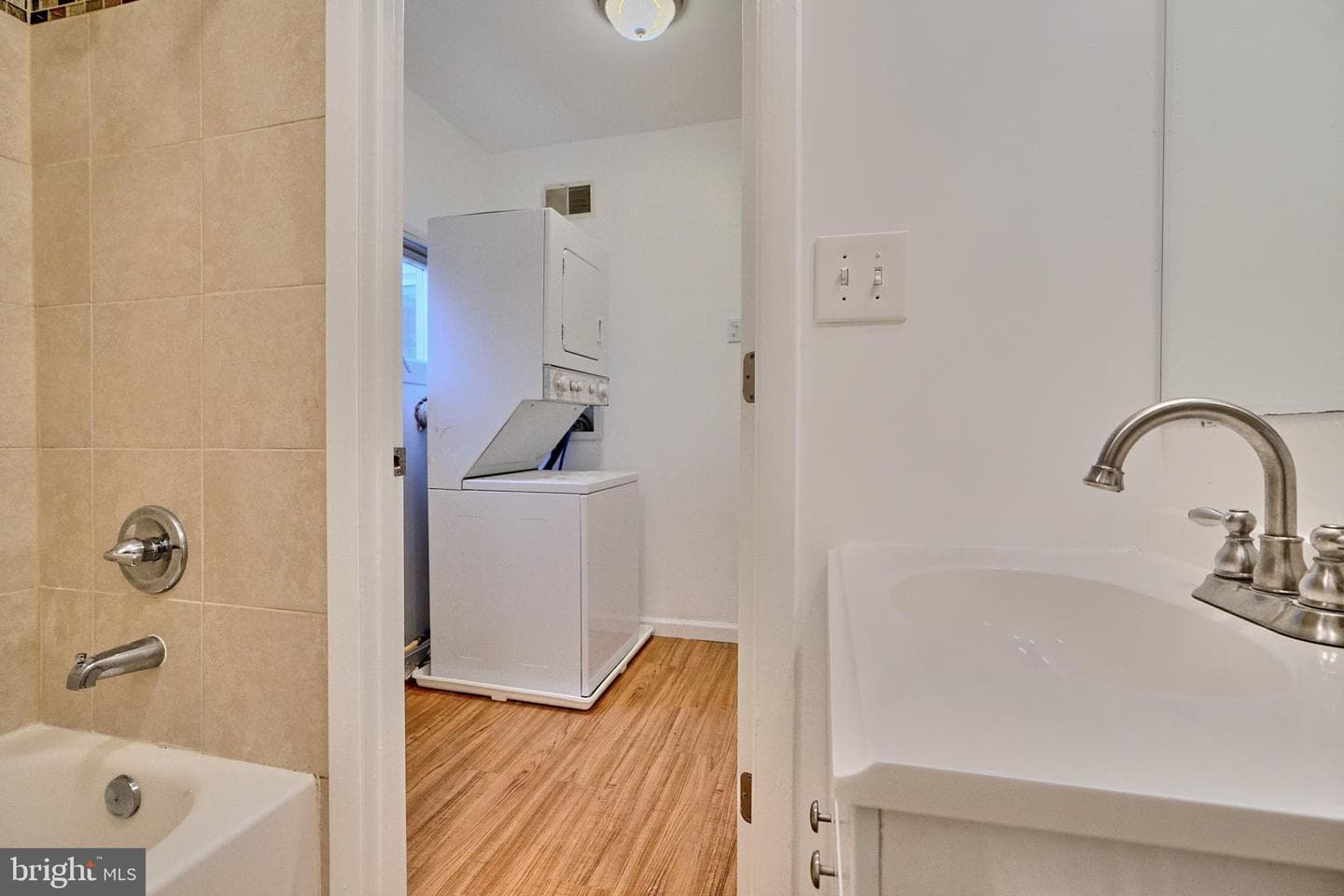 2212 Fleet Street photo 21