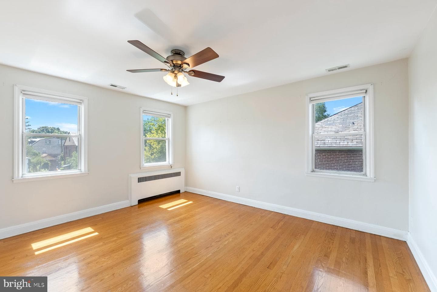 2416 Pelham Avenue photo 13