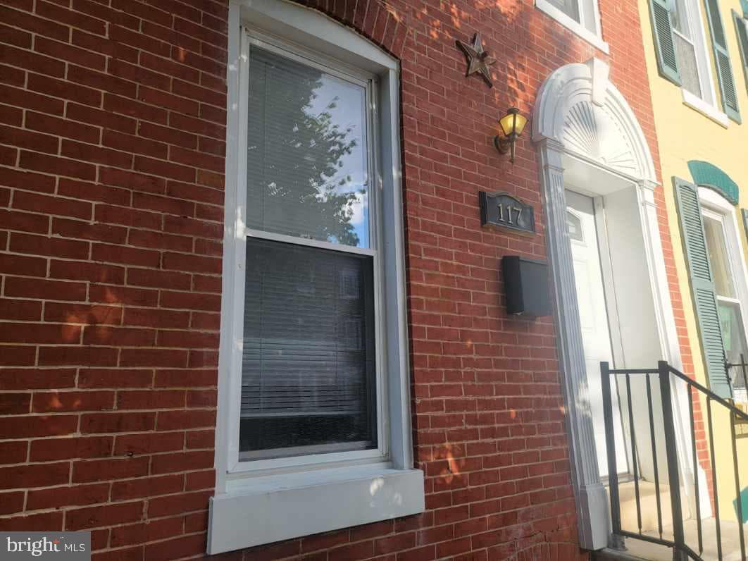 117 S Schroeder Street photo 1