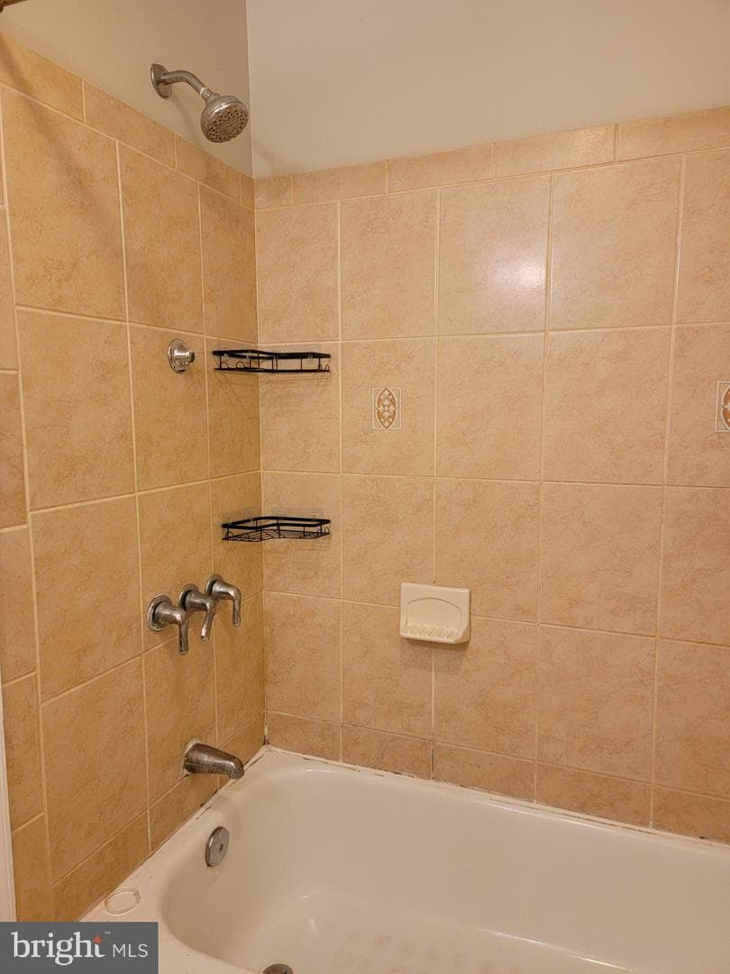 117 S Schroeder Street photo 75