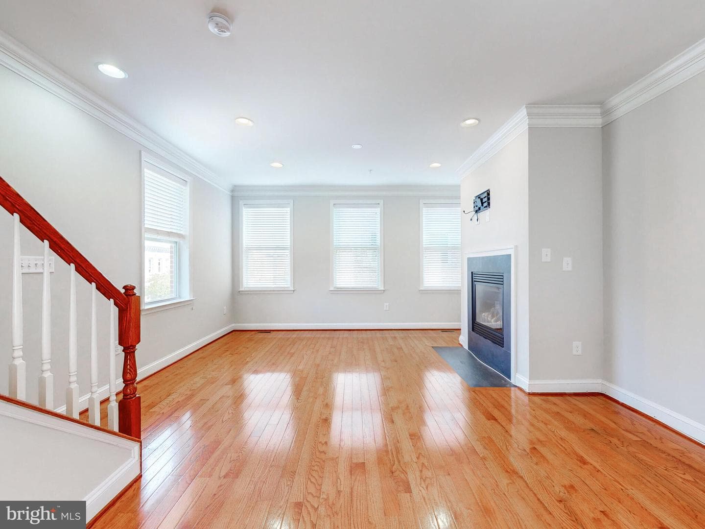 144 N Duncan Street photo 13
