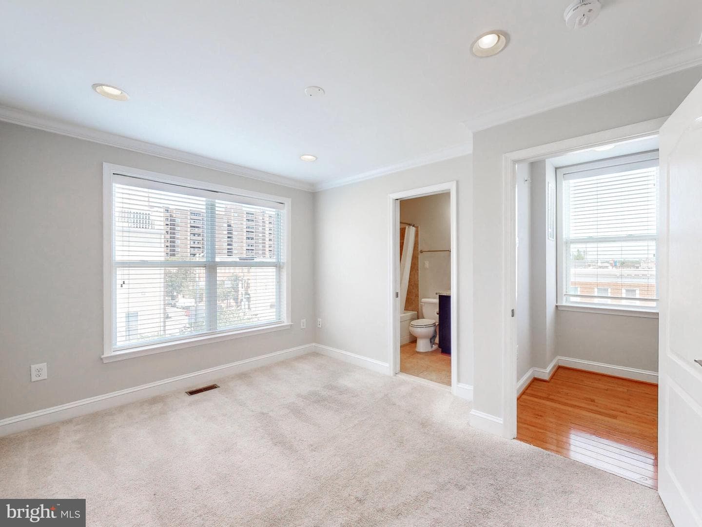 144 N Duncan Street photo 20