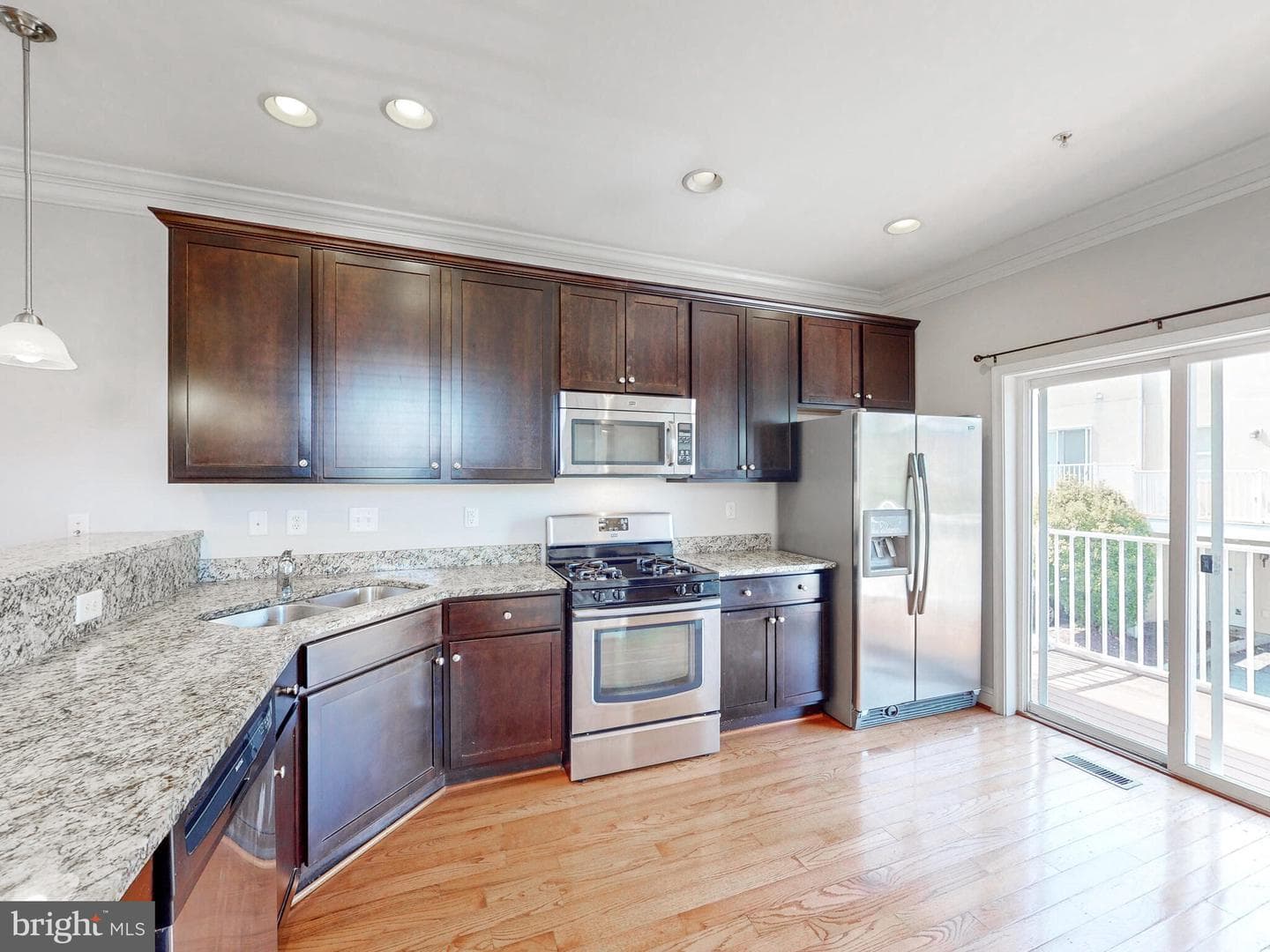 144 N Duncan Street photo 6