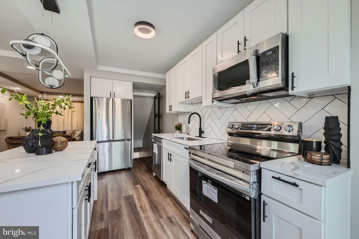 4428 Manorview Road photo 12