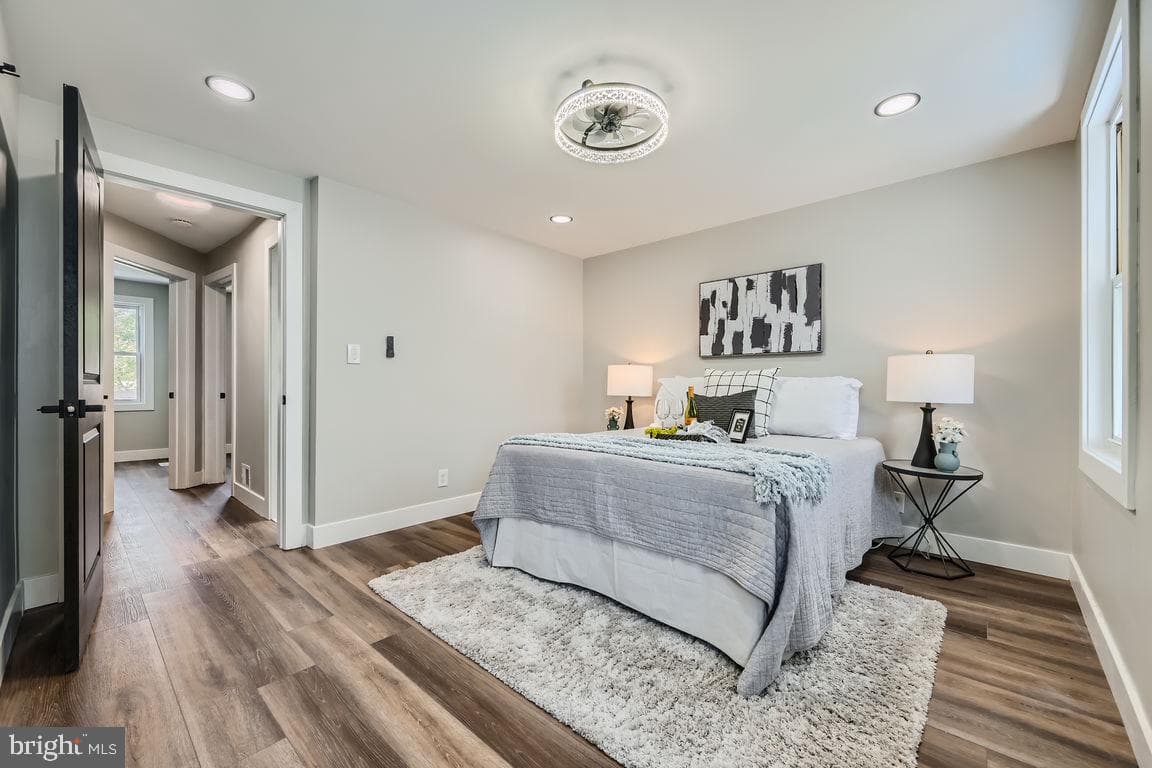 4428 Manorview Road photo 15