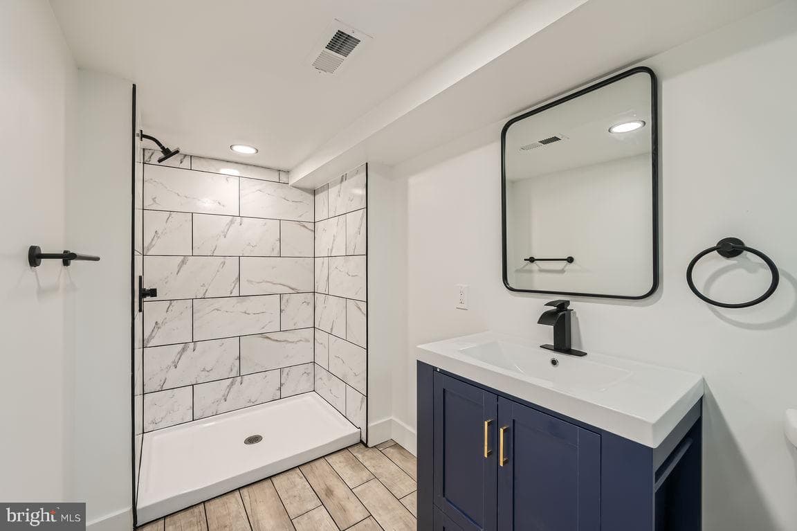 4428 Manorview Road photo 24