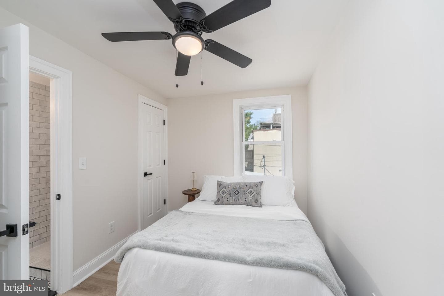 2036 Gough Street photo 18